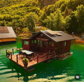 Victoria lake house